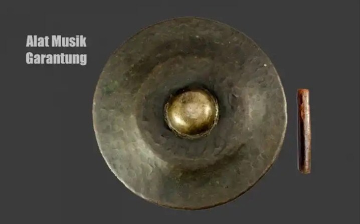 Gong Garantung alat musik suku dayak